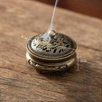 Size view of brass incense plate burner: lid top height 3cm, plate width 4cm