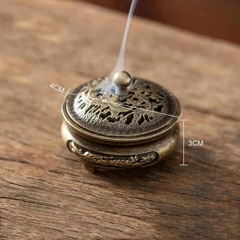 Size view of brass incense plate burner: lid top height 3cm, plate width 4cm