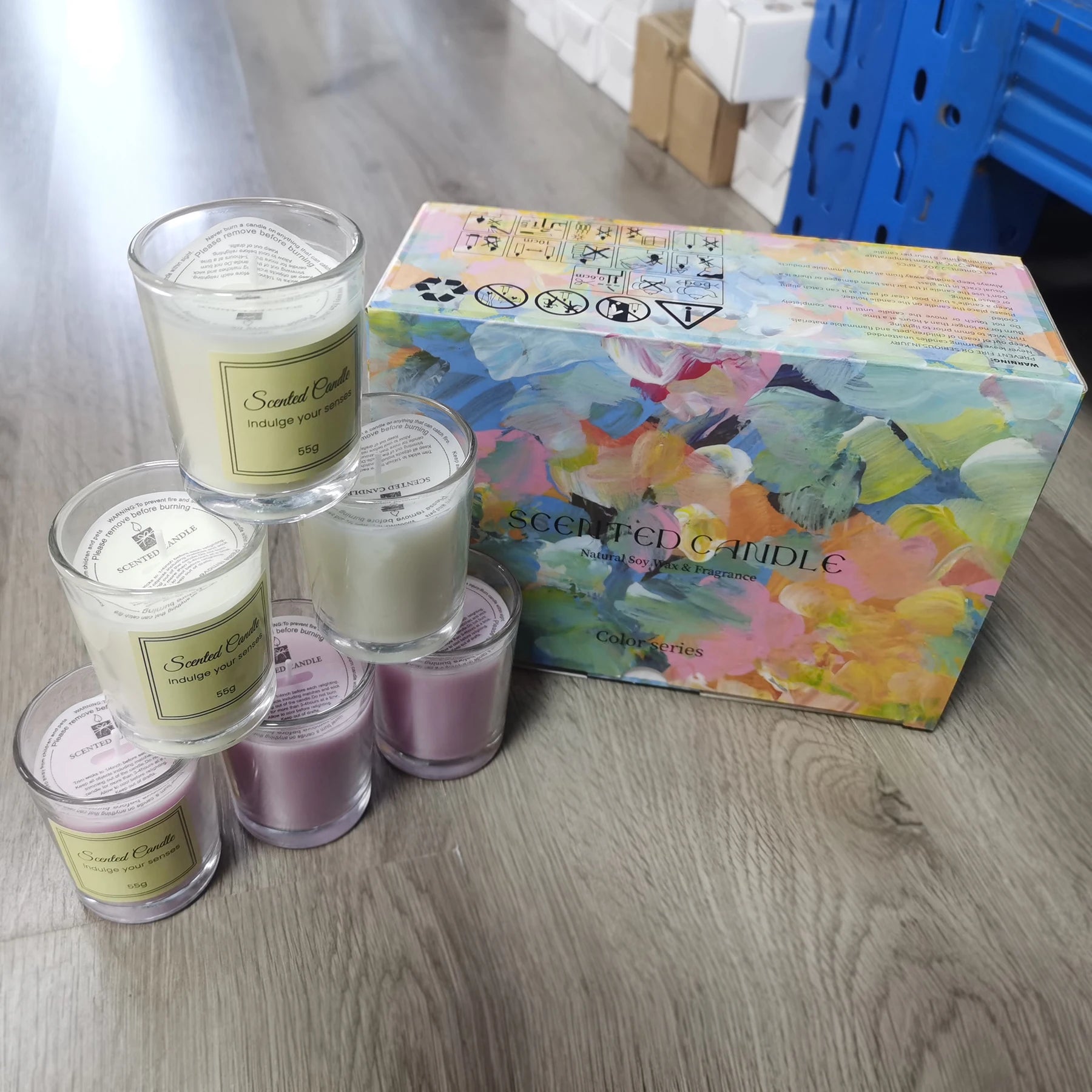 Aromatherapy candle gift box with multiple candle jars and colorful printed outer carton