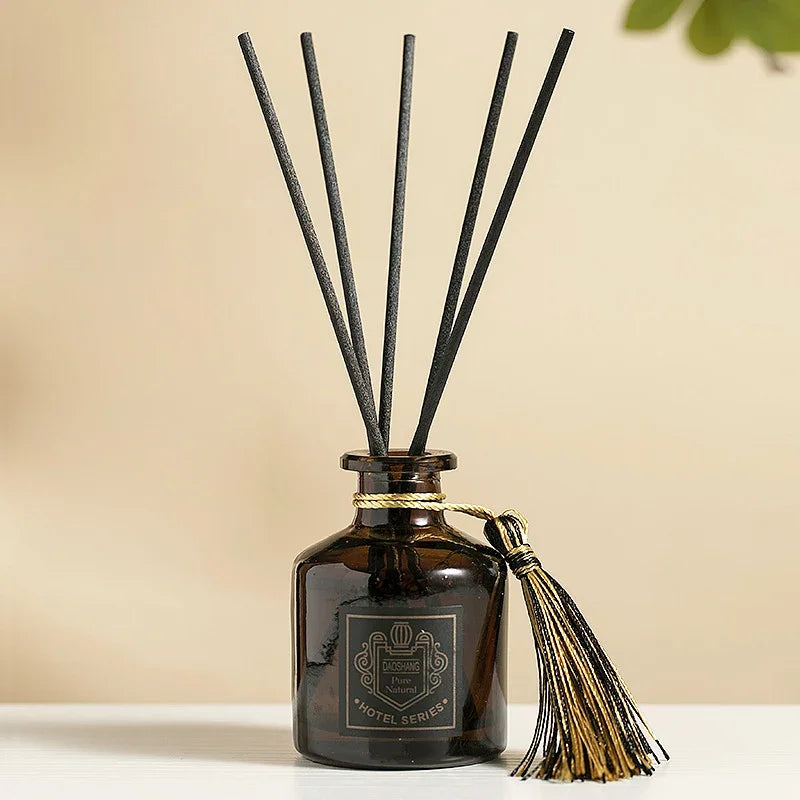 Hotel Reed Diffuser Set 50ml: dark glass bottle with 5 reeds and gold tassel