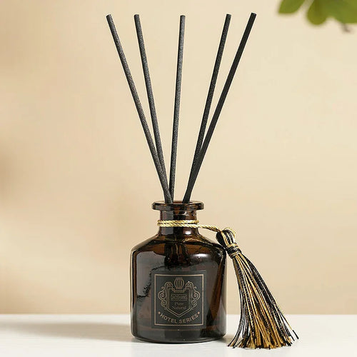 Hotel Reed Diffuser Set 50ml: dark glass bottle with 5 reeds and gold tassel